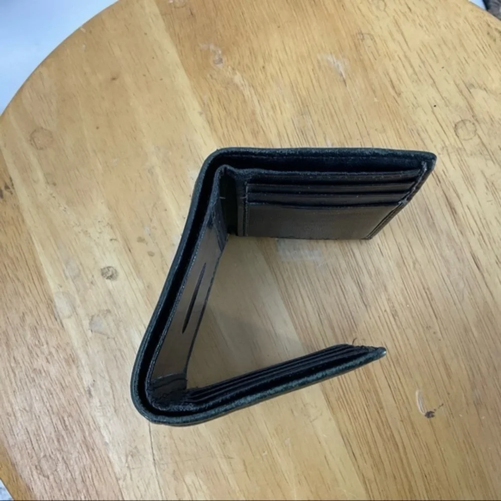 Ives Saint Laurent men’s tri fold black leather wallet